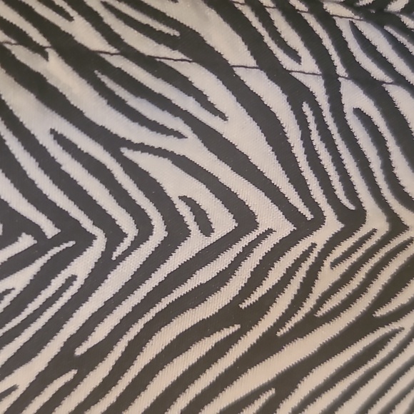 Cabi 007 Zebra stripe trench xs - Picture 3 of 6